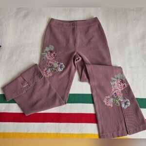 "He Di" Dusty Pink Vintage Left  Floral Embroiderey Split Hem Flared Pants S Med